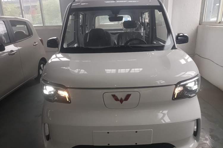 Used Wuling Zhiguang New Energy 2025 Model 305km Ambitious Edition Front