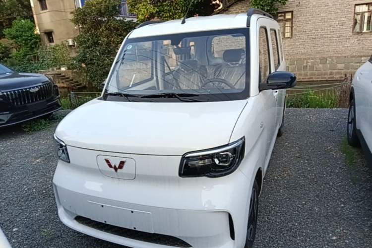 Used Wuling Zhiguang New Energy 2025 Model 305km Ambitious Edition Front