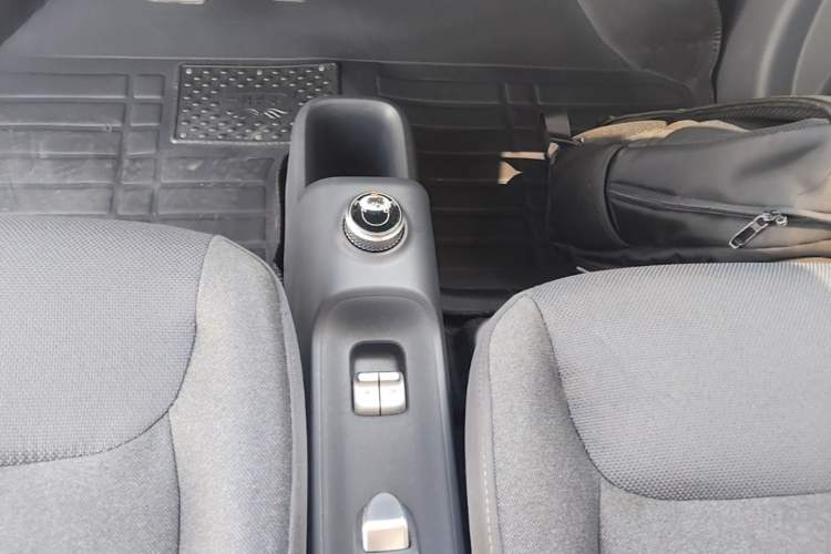 Used Wuling Zhiguang New Energy 2025 Standard Model Gear Lever