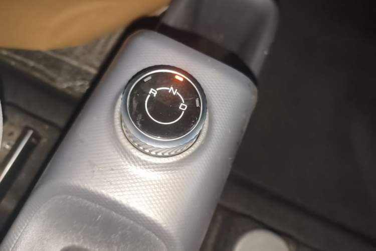 Used Wuling Zhiguang New Energy 2025 Standard Model Gear Lever