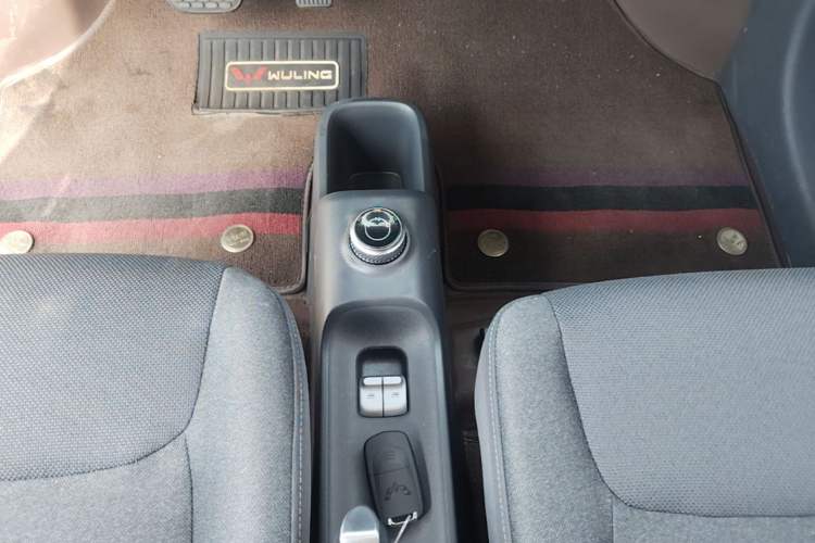Used Wuling Zhiguang New Energy 2025 Comfort Model Gear Lever