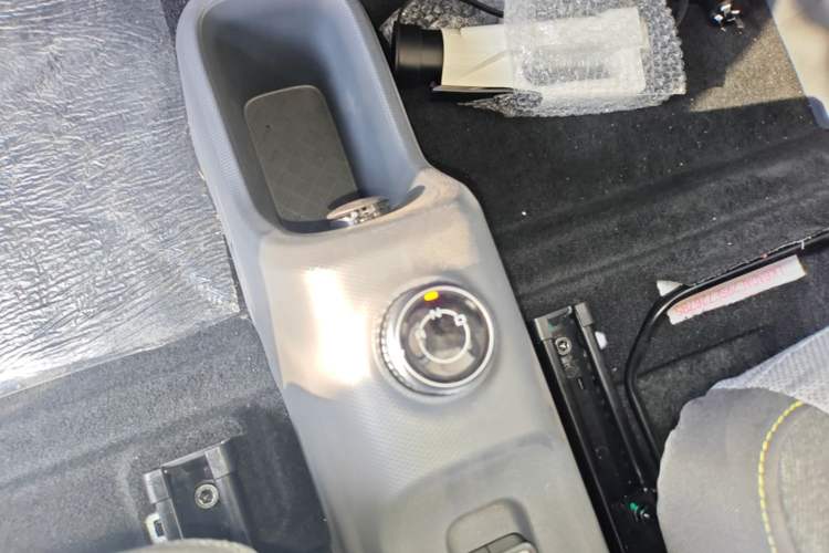 Used Wuling Zhiguang New Energy 2025 Model 305km Ambitious Edition Gear Lever