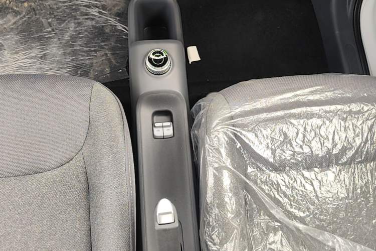 Used Wuling Zhiguang New Energy 2025 Standard Model Gear Lever