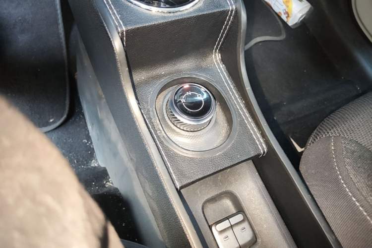 Used Wuling Zhiguang New Energy 2025 Standard Model Gear Lever