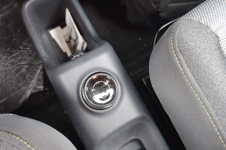 Used Wuling Zhiguang New Energy 2025 Model 305km Ambitious Edition Gear Lever