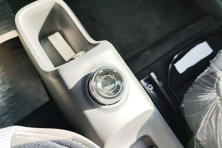 Used Wuling Zhiguang New Energy 2025 Model 305km Ambitious Edition Gear Lever