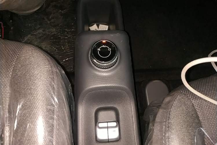 Used Wuling Zhiguang New Energy 2025 Standard Model Gear Lever