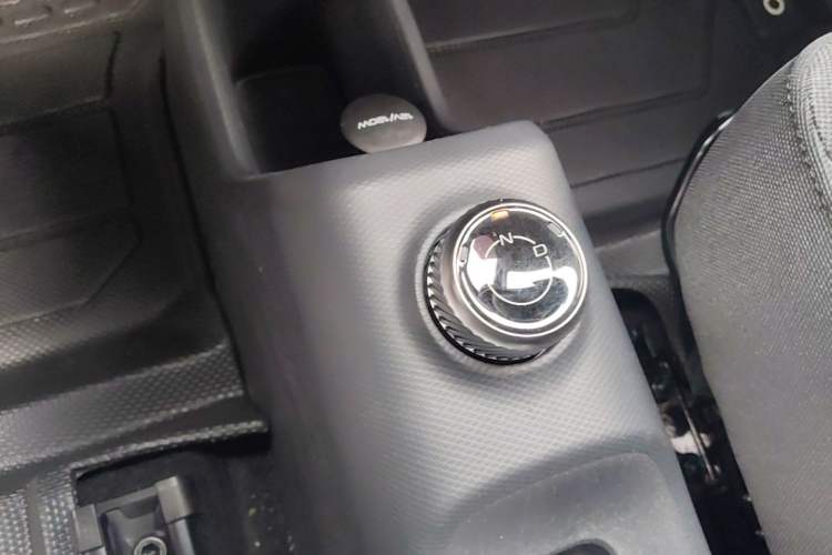 Used Wuling Zhiguang New Energy 2025 Model 305km Ambitious Edition Gear Lever