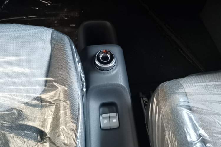 Used Wuling Zhiguang New Energy 2025 Model 305km Ambitious Edition Gear Lever