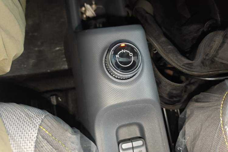 Used Wuling Zhiguang New Energy 2025 Model 305km Ambitious Edition Gear Lever