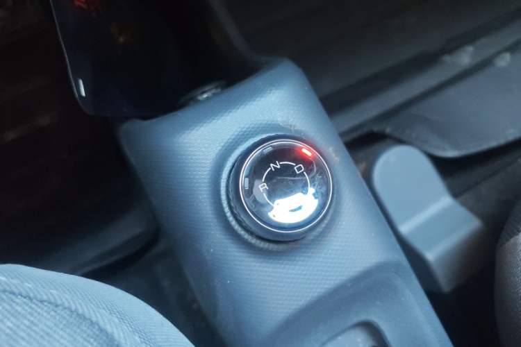 Used Wuling Zhiguang New Energy 2025 Standard Model Gear Lever