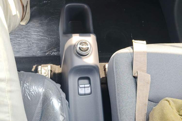 Used Wuling Zhiguang New Energy 2025 Comfort Model Gear Lever