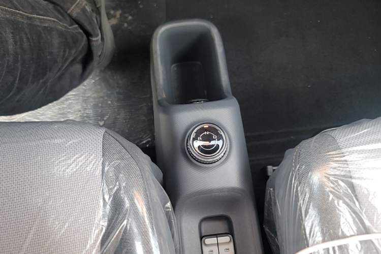 Used Wuling Zhiguang New Energy 2025 Model 305km Ambitious Edition Gear Lever