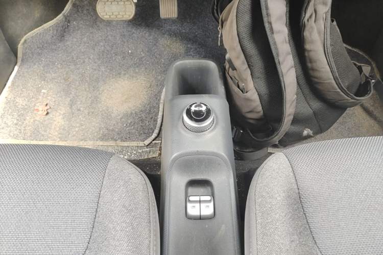 Used Wuling Zhiguang New Energy 2025 Standard Model Gear Lever