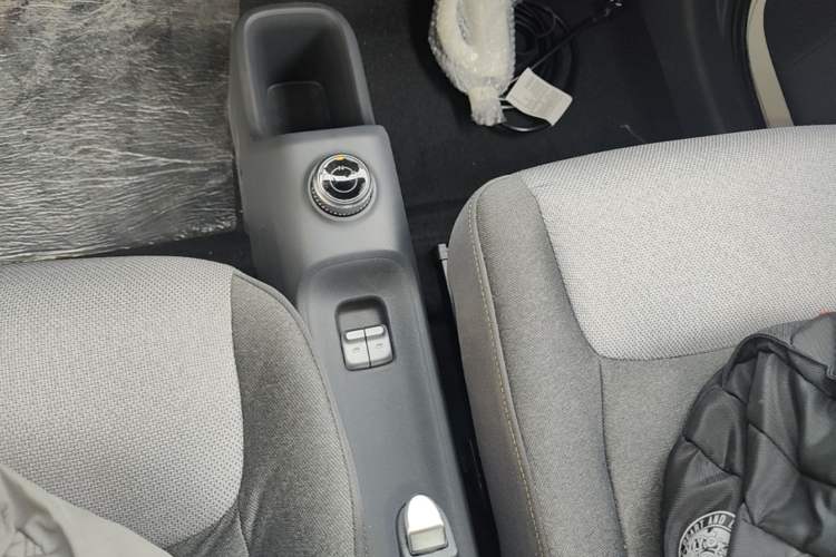 Used Wuling Zhiguang New Energy 2025 Model 305km Ambitious Edition Gear Lever