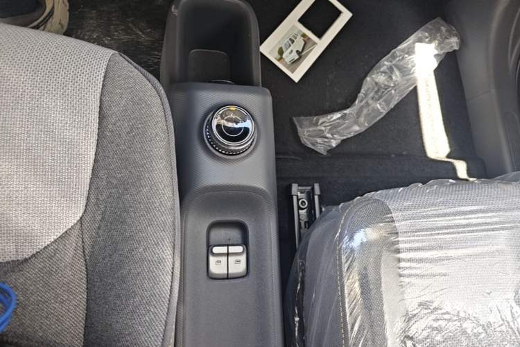 Used Wuling Zhiguang New Energy 2025 Model 305km Ambitious Edition Gear Lever