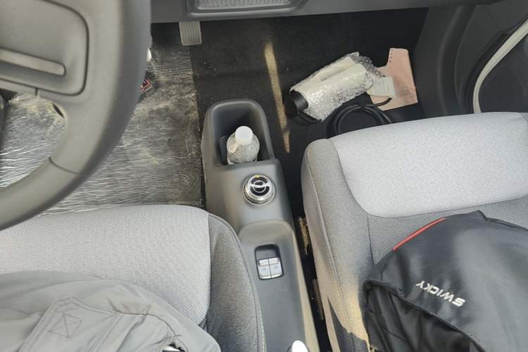Used Wuling Zhiguang New Energy 2025 Model 305km Ambitious Edition Gear Lever