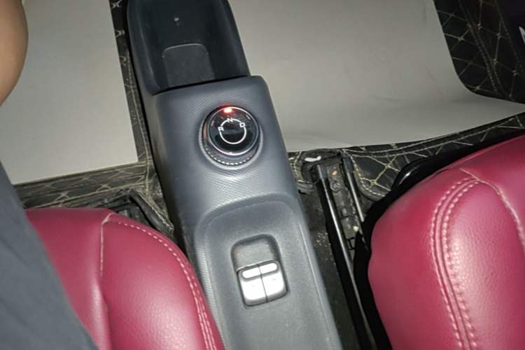 Used Wuling Zhiguang New Energy 2025 Standard Model Gear Lever