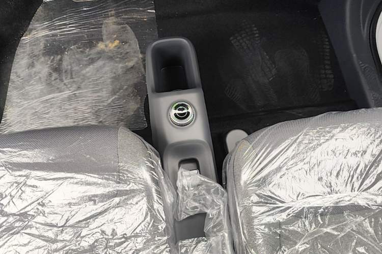 Used Wuling Zhiguang New Energy 2025 Standard Model Gear Lever