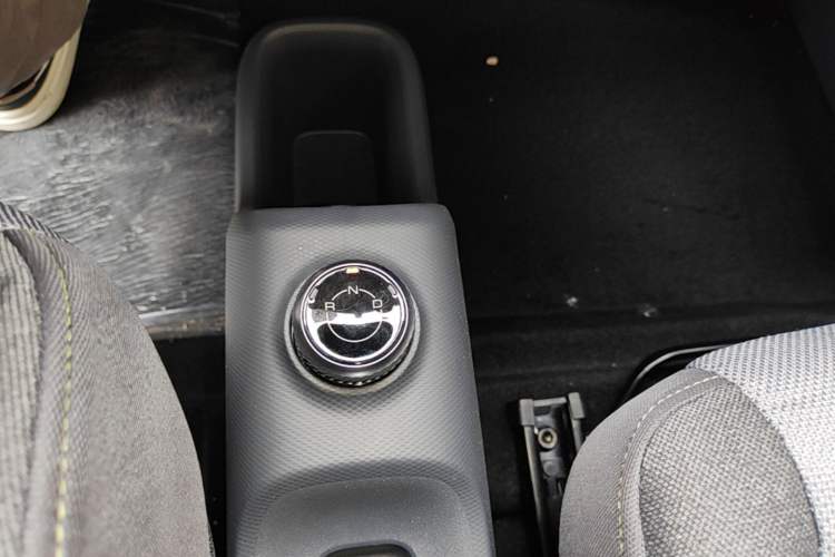 Used Wuling Zhiguang New Energy 2025 Model 305km Ambitious Edition Gear Lever