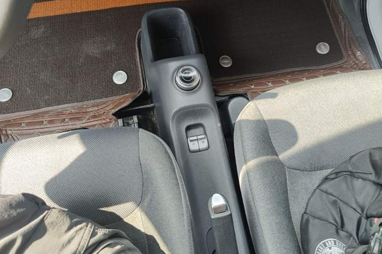 Used Wuling Zhiguang New Energy 2025 Standard Model Gear Lever