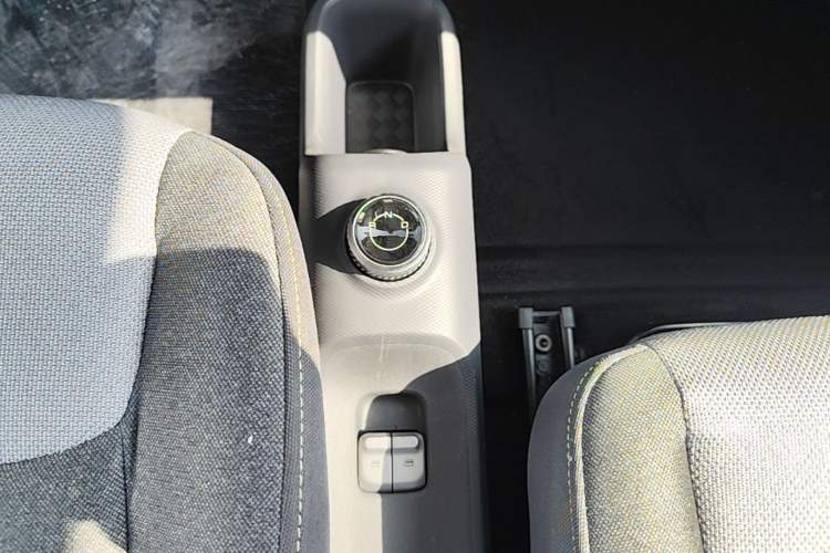 Used Wuling Zhiguang New Energy 2025 Model 305km Ambitious Edition Gear Lever