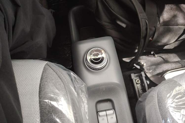 Used Wuling Zhiguang New Energy 2025 Model 305km Ambitious Edition Gear Lever