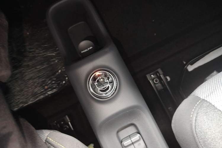 Used Wuling Zhiguang New Energy 2025 Model 305km Ambitious Edition Gear Lever