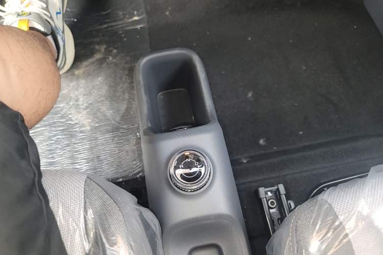Used Wuling Zhiguang New Energy 2025 Model 305km Ambitious Edition Gear Lever