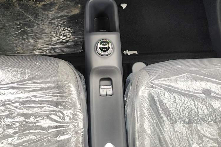 Used Wuling Zhiguang New Energy 2025 Standard Model Gear Lever