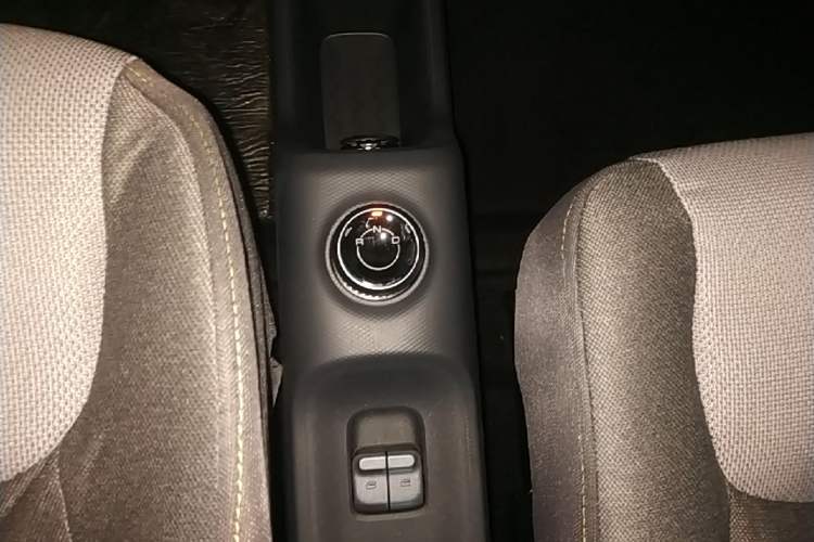 Used Wuling Zhiguang New Energy 2025 Model 305km Ambitious Edition Gear Lever
