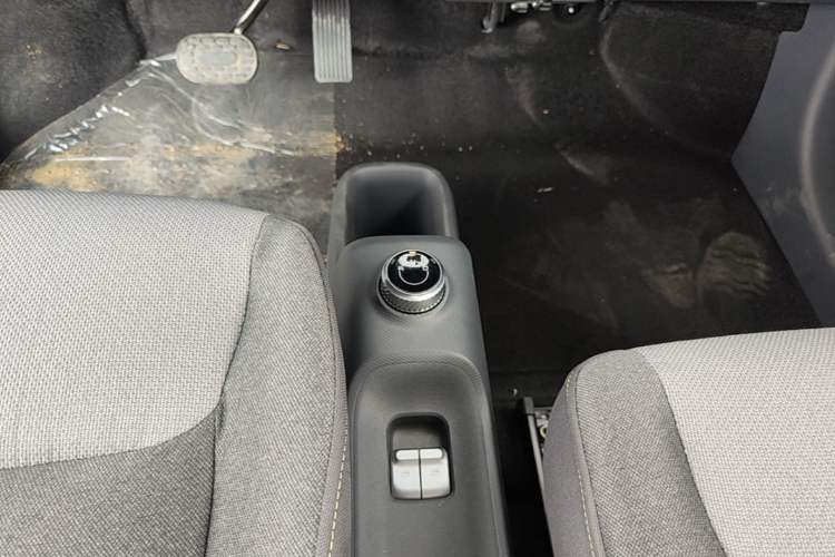 Used Wuling Zhiguang New Energy 2025 Model 305km Ambitious Edition Gear Lever