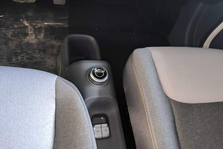Used Wuling Zhiguang New Energy 2025 Model 305km Ambitious Edition Gear Lever
