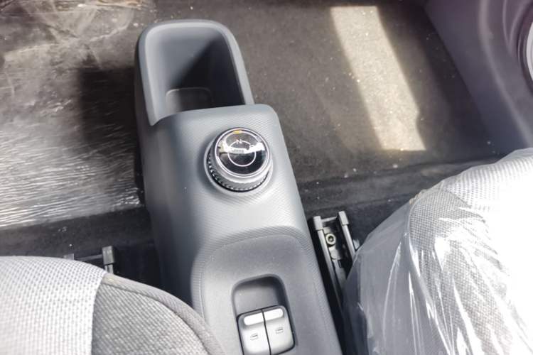 Used Wuling Zhiguang New Energy 2025 Model 305km Ambitious Edition Gear Lever