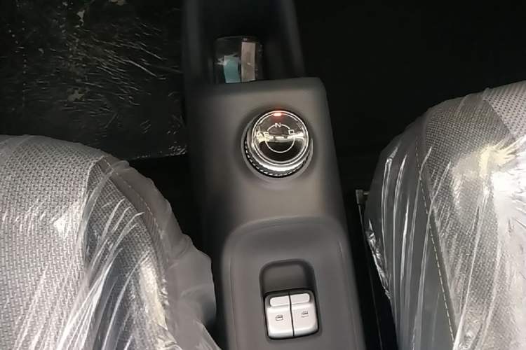 Used Wuling Zhiguang New Energy 2025 Model 305km Ambitious Edition Gear Lever