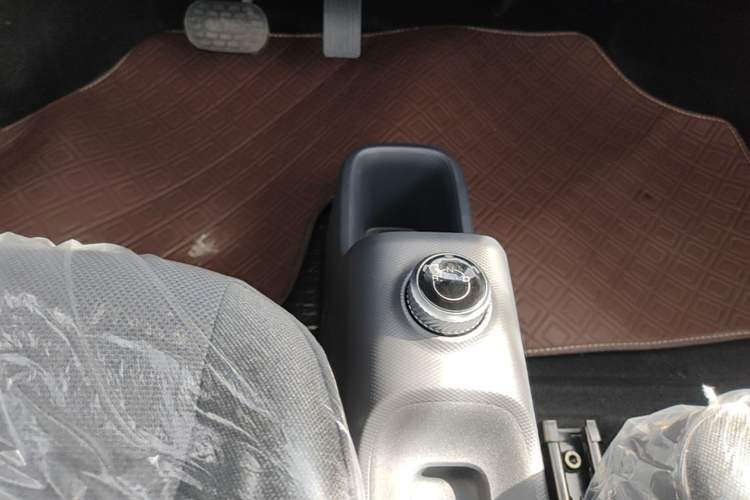 Used Wuling Zhiguang New Energy 2025 Comfort Model Gear Lever