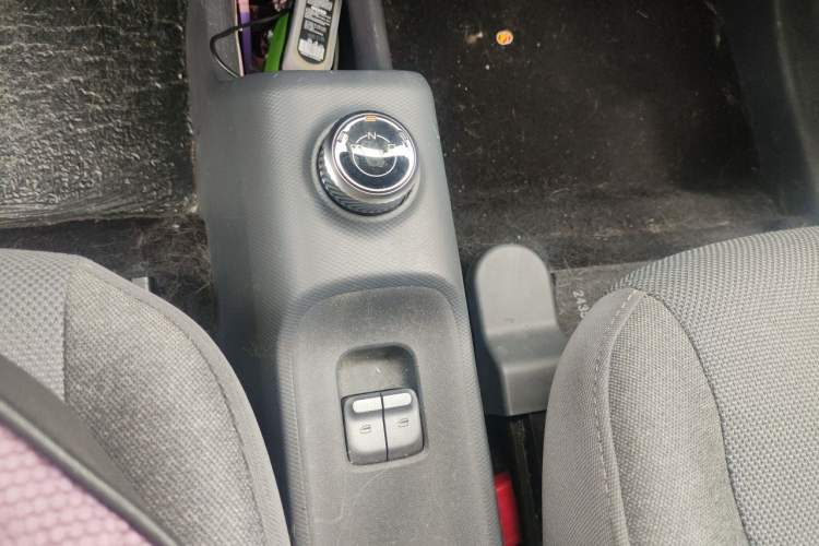 Used Wuling Zhiguang New Energy 2025 Standard Model Gear Lever