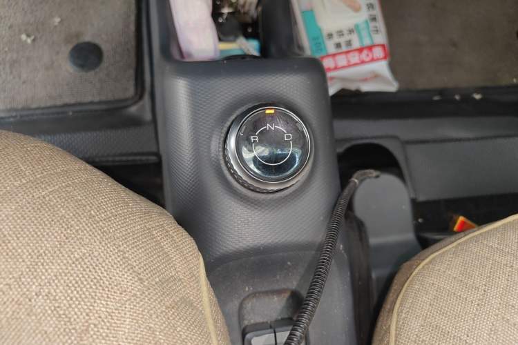 Used Wuling Zhiguang New Energy 2025 Standard Model Gear Lever