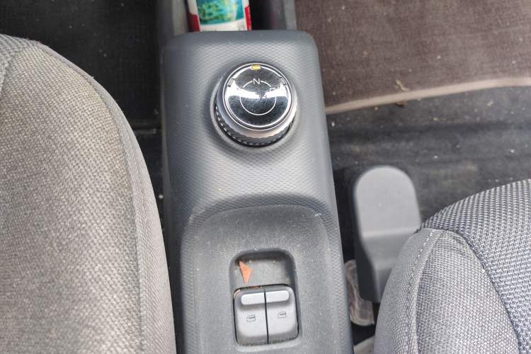 Used Wuling Zhiguang New Energy 2025 Standard Model Gear Lever