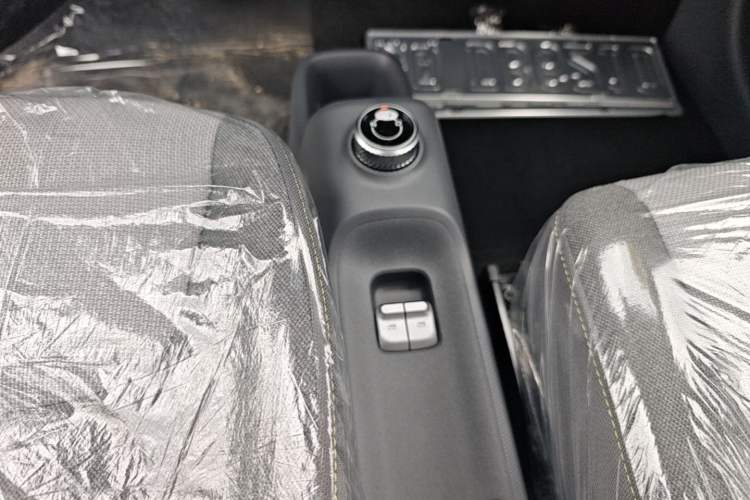 Used Wuling Zhiguang New Energy 2025 Model 305km Ambitious Edition Gear Lever