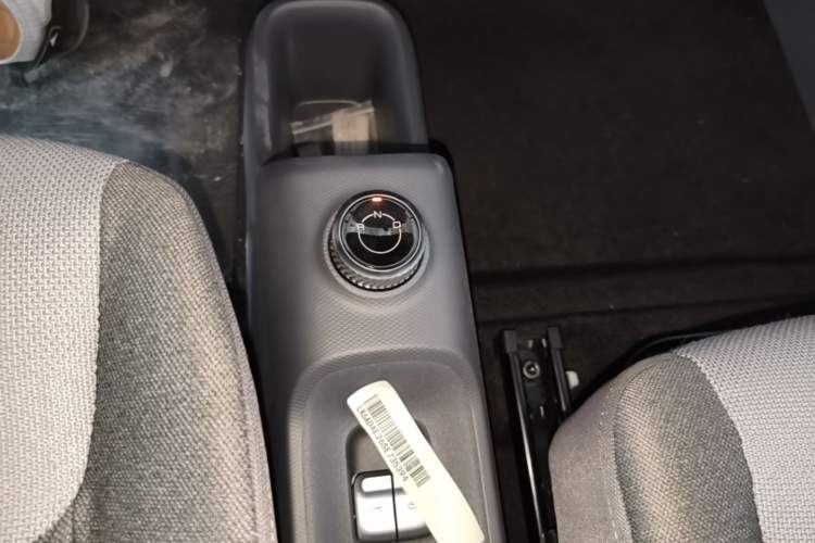 Used Wuling Zhiguang New Energy 2025 Model 305km Ambitious Edition Gear Lever