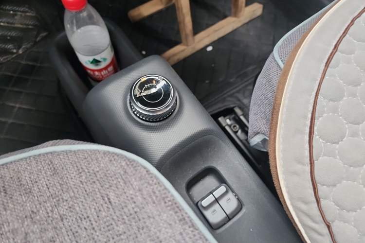 Used Wuling Zhiguang New Energy 2025 Model 305km Ambitious Edition Gear Lever