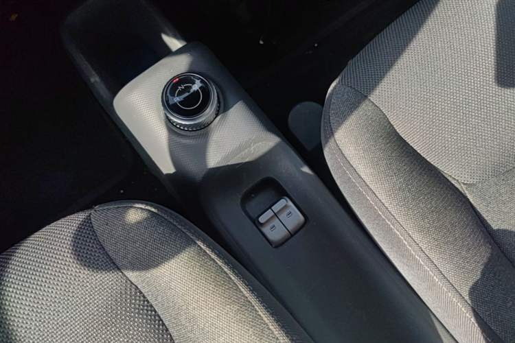Used Wuling Zhiguang New Energy 2025 Comfort Model Gear Lever