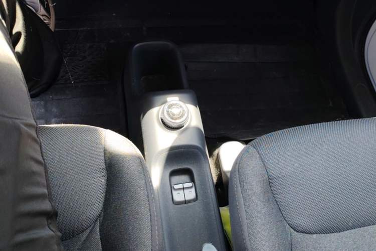 Used Wuling Zhiguang New Energy 2025 Standard Model Gear Lever