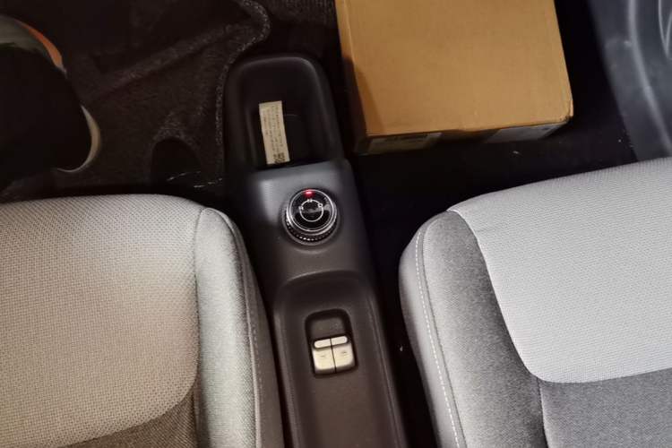 Used Wuling Zhiguang New Energy 2025 Model 305km Ambitious Edition Gear Lever