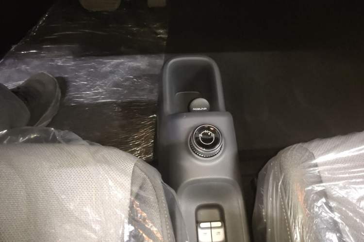 Used Wuling Zhiguang New Energy 2025 Model 305km Ambitious Edition Gear Lever