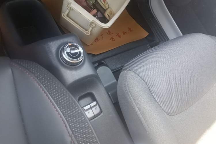 Used Wuling Zhiguang New Energy 2025 Standard Model Gear Lever