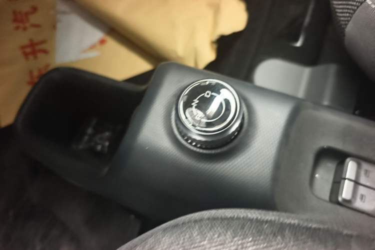 Used Wuling Zhiguang New Energy 2025 Standard Model Gear Lever