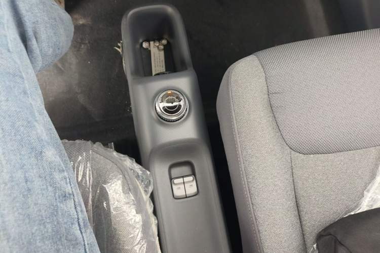 Used Wuling Zhiguang New Energy 2025 Comfort Model Gear Lever