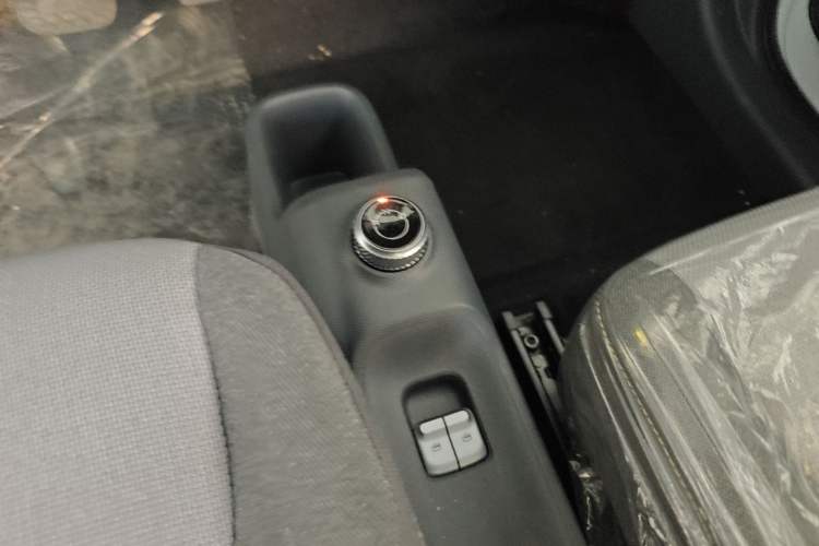 Used Wuling Zhiguang New Energy 2025 Model 305km Ambitious Edition Gear Lever